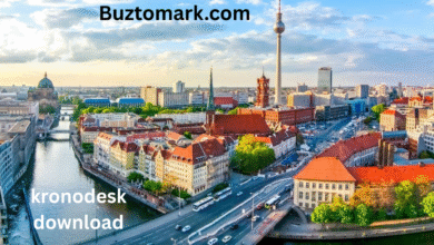 how to say she lives in berlin in german